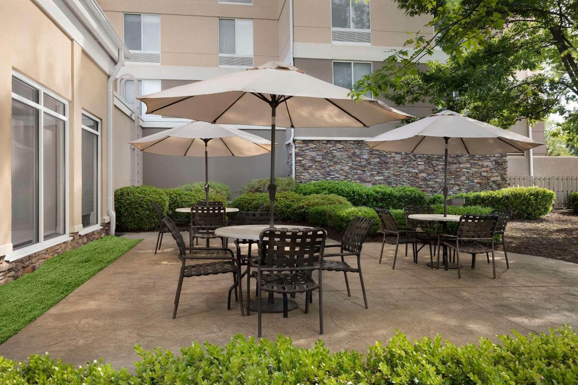 Hilton Garden Inn Raleigh Capital Blvd I-540 Bagian luar foto