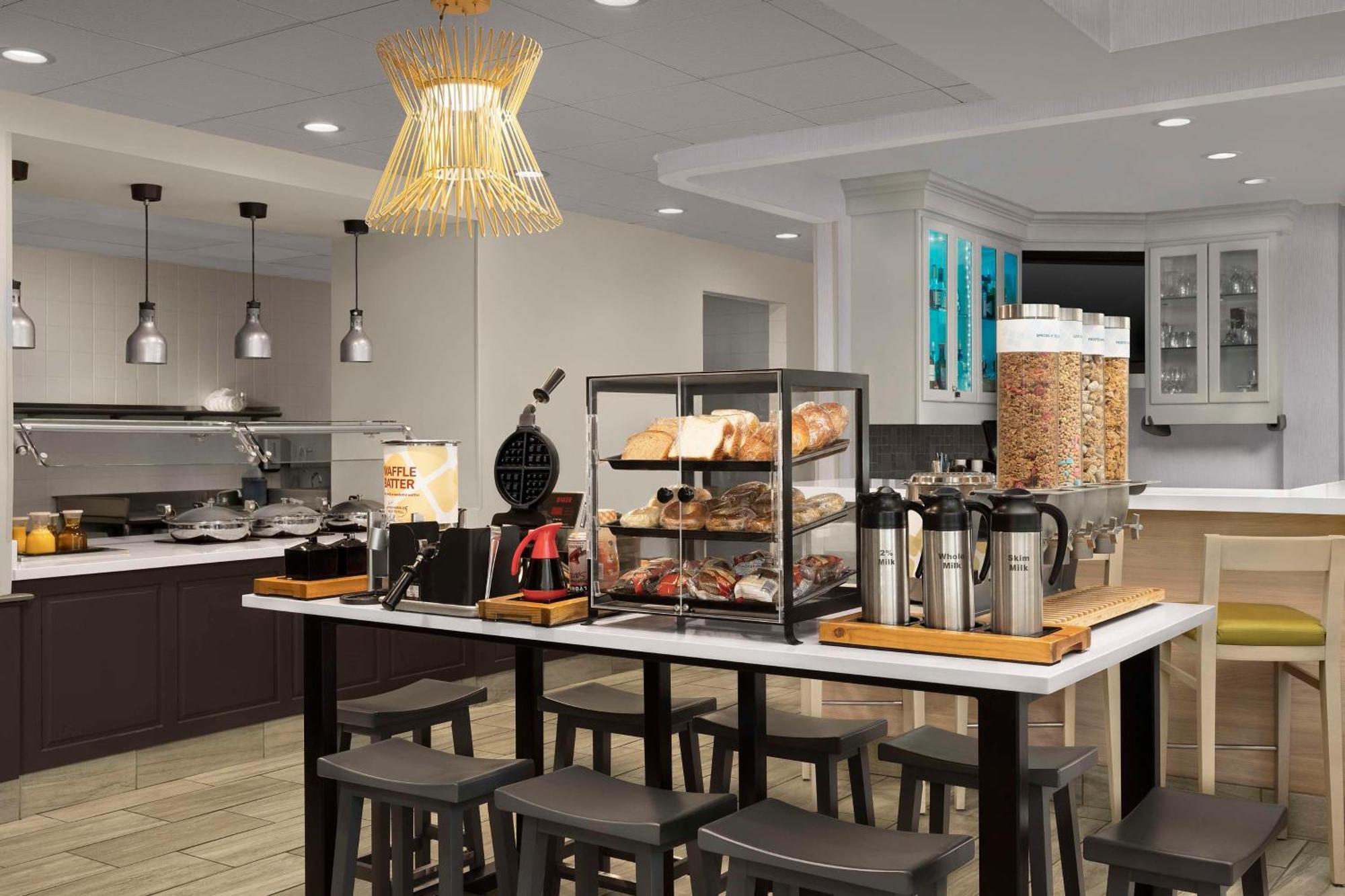 Hilton Garden Inn Raleigh Capital Blvd I-540 Bagian luar foto