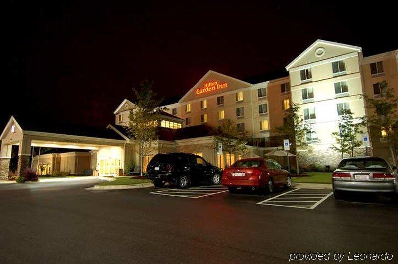 Hilton Garden Inn Raleigh Capital Blvd I-540 Bagian luar foto