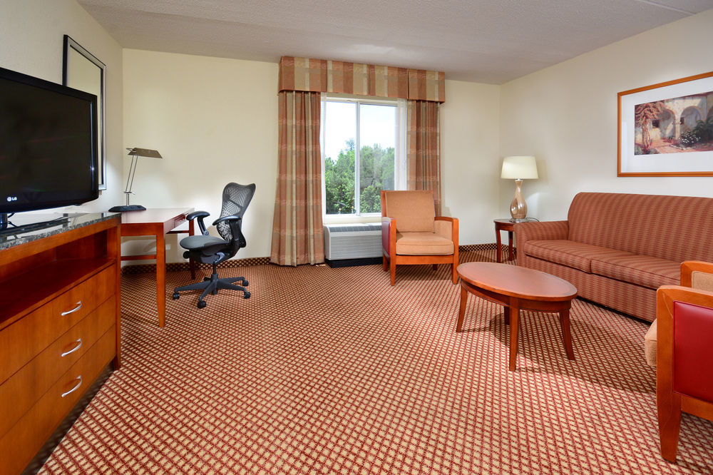 Hilton Garden Inn Raleigh Capital Blvd I-540 Bagian luar foto