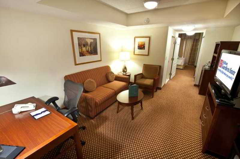 Hilton Garden Inn Raleigh Capital Blvd I-540 Ruang foto